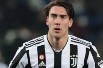Find out general information about football player Dusan Vlahovic